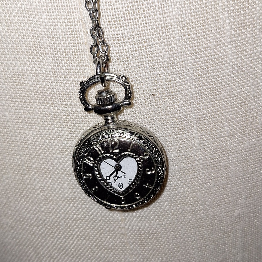 AEO LONG POCKET WATCH NECKLACE AND SHORT CRYSTAL CHOKER - Picture 5 of 11